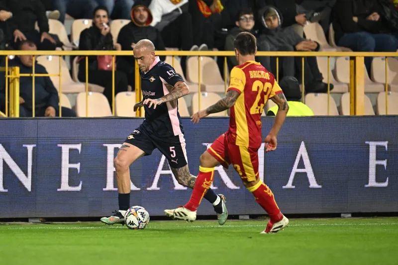 Catanzaro - Palermo: 1‑0, prima caduta per i Rosa