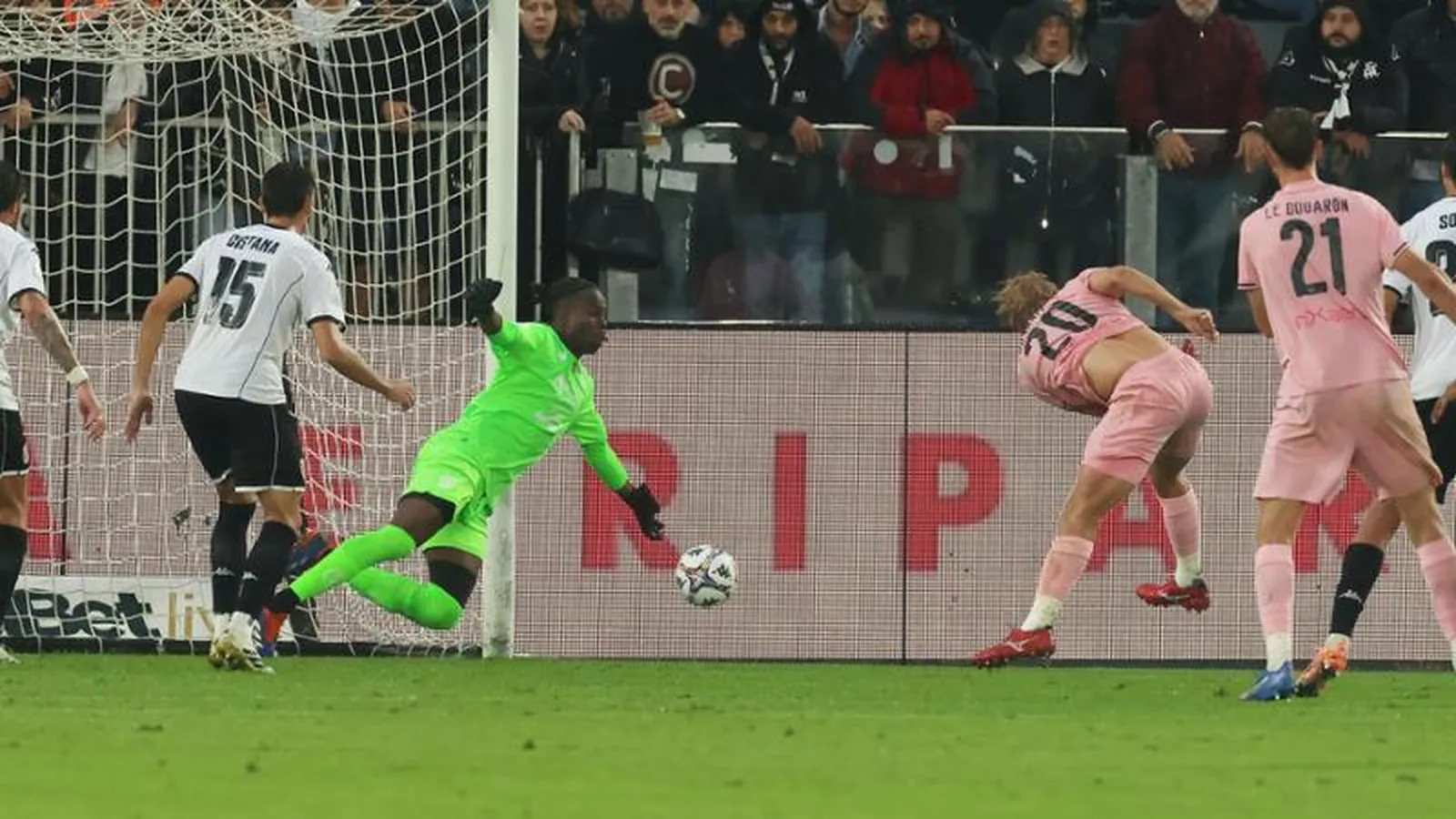 Spezia – Palermo 1‑2: il Palermo espugna “Il Picco” e vola in momentaneamente in vetta