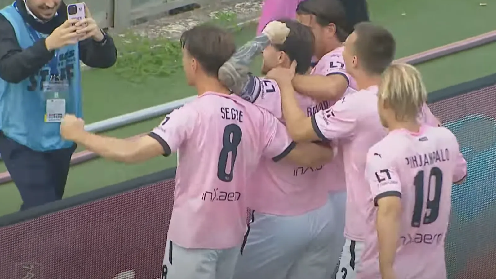 Palermo batte un colpo, Salernitana al tappeto
