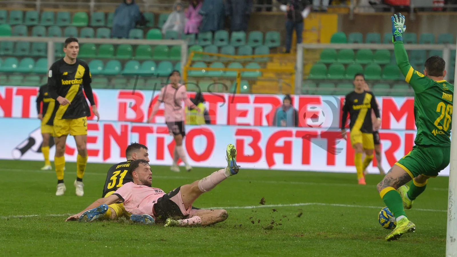 Palermo-Carrarese 1‑1, il finale senza il botto