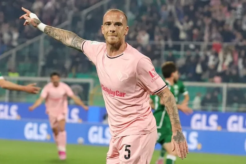 Palermo, contava solo vincere: 2‑0 all’Avellino e la corsa promozione torna viva