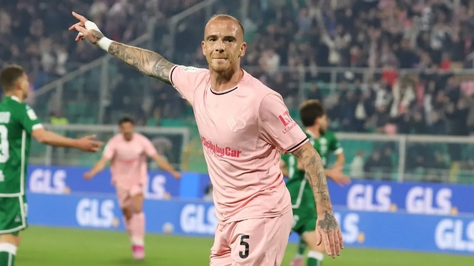 Palermo, contava solo vincere: 2‑0 all’Avellino e la corsa promozione torna viva