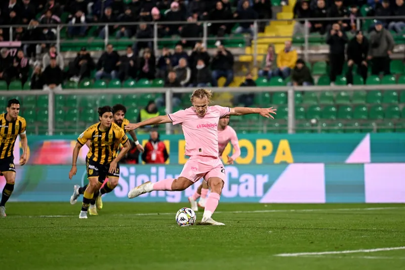 Palermo, il 2‑2 che sa di ricaduta: con la Juve Stabia riemergono tutte le scorie di Monza